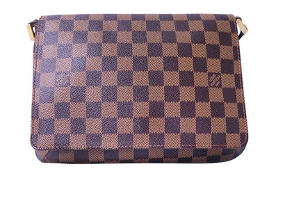 Musette Tango, front view
